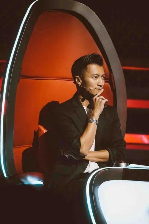 圈内爆料谢霆锋,揭秘娱乐圈背后的风云人物